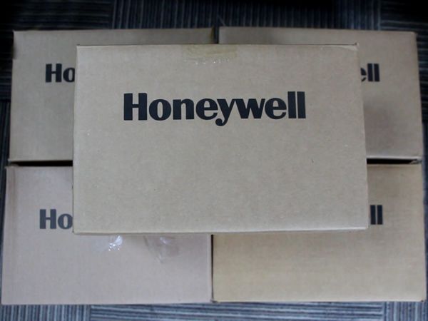 Spot sales Honeywell DC3200-CE-000R-200-10000-00-0 and DC2500-EE-0L00-300-00000-E0-0 DIN controller